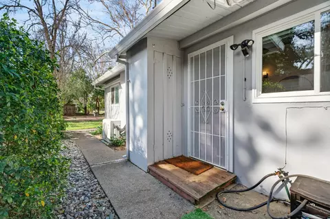 Exterior - 2284 Paris Ave, Redding, CA 96001 photo 4 of 10