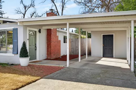 Exterior - 2284 Paris Ave, Redding, CA 96001 photo 3 of 10
