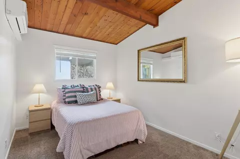 Bedroom - 2284 Paris Ave, Redding, CA 96001 photo 4 of 6