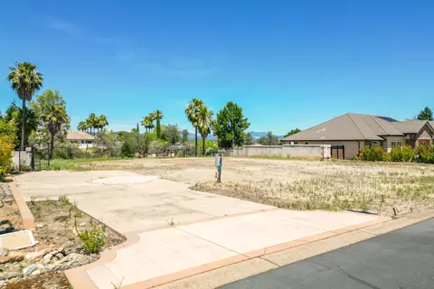 871 Santa Cruz Dr, Redding, CA 96003 photo 9