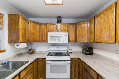Kitchen - 1877 Wheeler St, Redding, CA 96002 photo 3 of 4