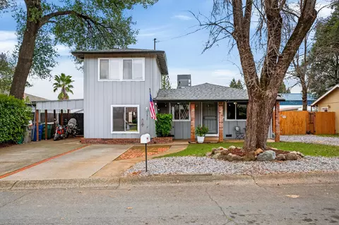 1877 Wheeler St, Redding, CA 96002