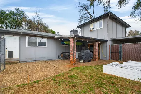 Exterior - 1877 Wheeler St, Redding, CA 96002 photo 9 of 9