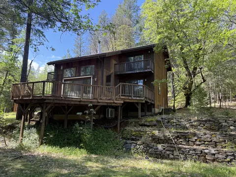 164 Hocker Meadow Rd, Junction City, CA 96048