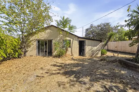 Exterior - 1135 Olive Ave, Redding, CA 96001 photo 9 of 10