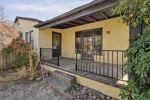 Exterior - 1135 Olive Ave, Redding, CA 96001 photo 4 of 10