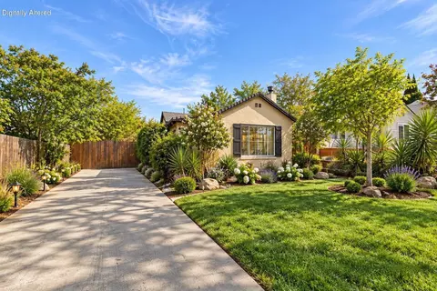 Exterior - 1135 Olive Ave, Redding, CA 96001 photo 2 of 10