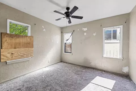 Bedroom - 1135 Olive Ave, Redding, CA 96001 photo 2 of 2