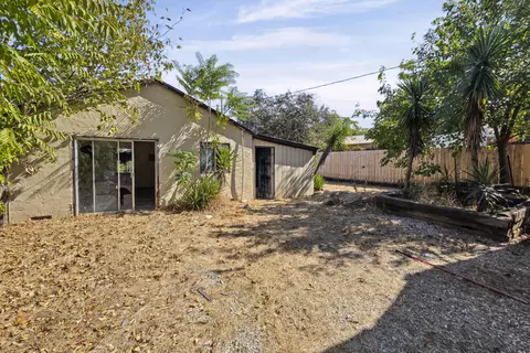 Exterior - 1135 Olive Ave, Redding, CA 96001 photo 10 of 10