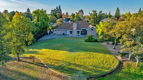 Exterior - 3782 Siskiyou St, Redding, CA 96001 photo 2 of 9