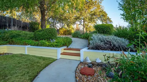 Exterior - 3782 Siskiyou St, Redding, CA 96001 photo 6 of 9