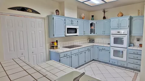 Kitchen - 3782 Siskiyou St, Redding, CA 96001 photo 2 of 3