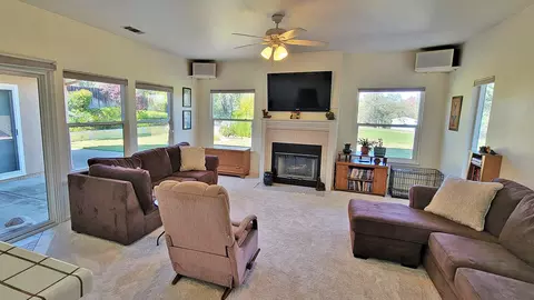 Living - 3782 Siskiyou St, Redding, CA 96001 photo 1 of 4