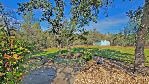 Exterior - 3782 Siskiyou St, Redding, CA 96001 photo 8 of 9