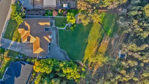 View/Area - 3782 Siskiyou St, Redding, CA 96001 photo 2 of 2