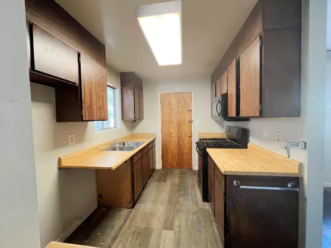 Kitchen - 20362 Sugar Pine St, Burney, CA 96013 photo 1 of 1