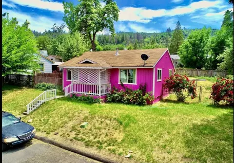 198 1st Ave, Lewiston, CA 96052