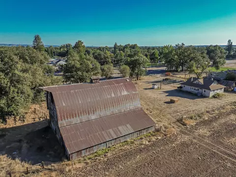 View/Area - 5924 Deschutes Rd, Anderson, CA 96007 photo 5 of 7
