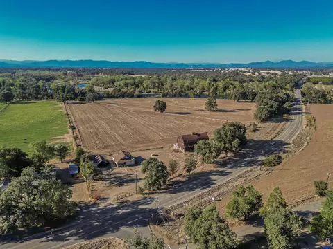 View/Area - 5924 Deschutes Rd, Anderson, CA 96007 photo 3 of 7