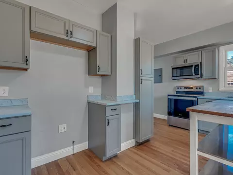 Kitchen - 5924 Deschutes Rd, Anderson, CA 96007 photo 4 of 6