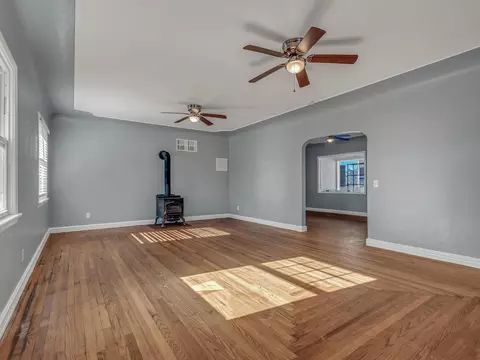 Living - 5924 Deschutes Rd, Anderson, CA 96007 photo 3 of 7