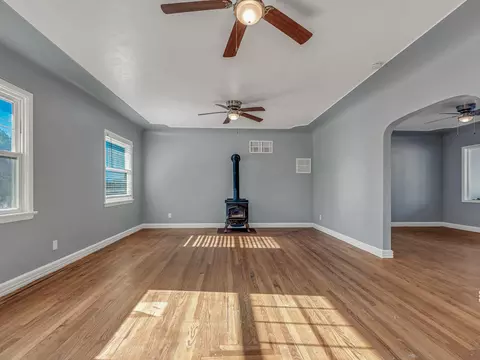 Living - 5924 Deschutes Rd, Anderson, CA 96007 photo 2 of 7