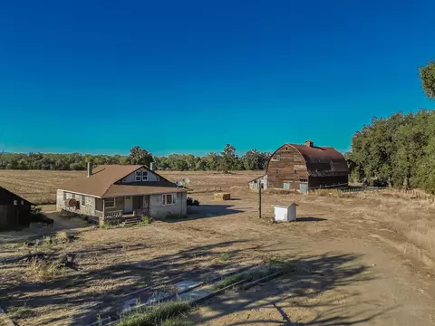Exterior - 5924 Deschutes Rd, Anderson, CA 96007 photo 1 of 4