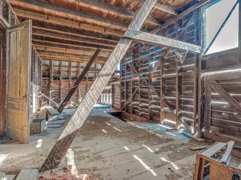 Entry Way - 5924 Deschutes Rd, Anderson, CA 96007 photo 5 of 5