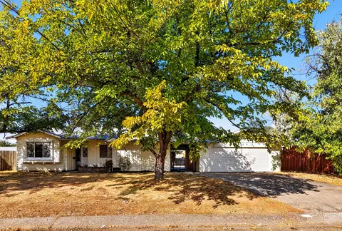 Exterior - 2146 Westwood Ave, Redding, CA 96001 photo 4 of 12