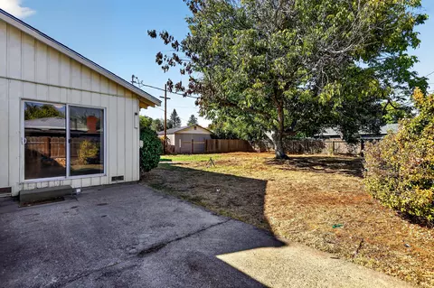 Exterior - 2146 Westwood Ave, Redding, CA 96001 photo 12 of 12