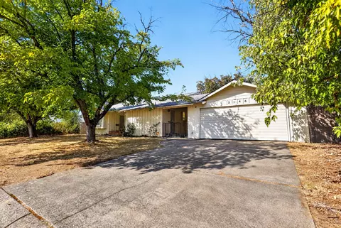 Exterior - 2146 Westwood Ave, Redding, CA 96001 photo 2 of 12