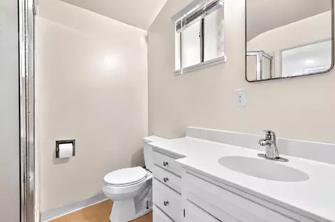 Bath - 2146 Westwood Ave, Redding, CA 96001 photo 1 of 3