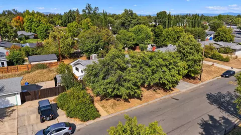 View/Area - 2146 Westwood Ave, Redding, CA 96001 photo 4 of 5