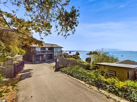 160 Scenic Dr, Trinidad, CA 95570