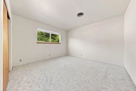 Bedroom - 4601 Alta Mesa Dr, Redding, CA 96002 photo 5 of 8