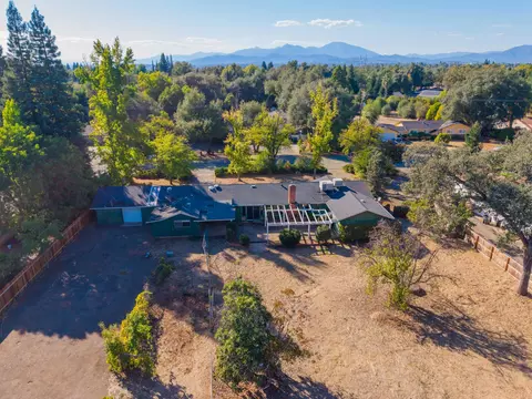 View/Area - 4601 Alta Mesa Dr, Redding, CA 96002 photo 6 of 8