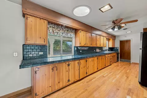 Kitchen - 4601 Alta Mesa Dr, Redding, CA 96002 photo 1 of 6