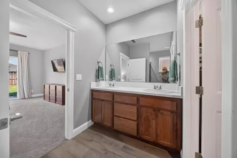 Entry Way - 2801 Calaveras Ct, Redding, CA 96002 photo 2 of 3
