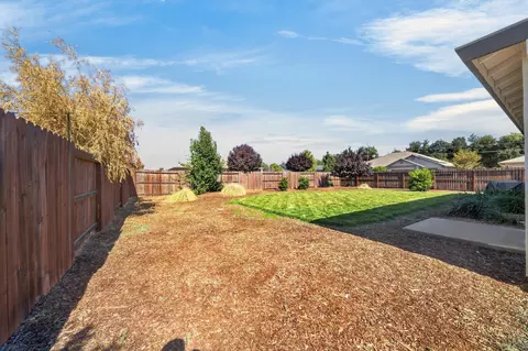 Exterior - 2801 Calaveras Ct, Redding, CA 96002 photo 2 of 5