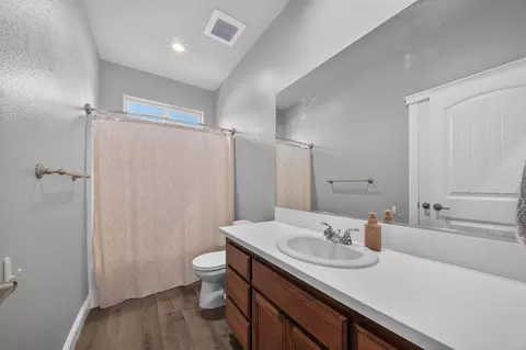 Entry Way - 2801 Calaveras Ct, Redding, CA 96002 photo 1 of 3