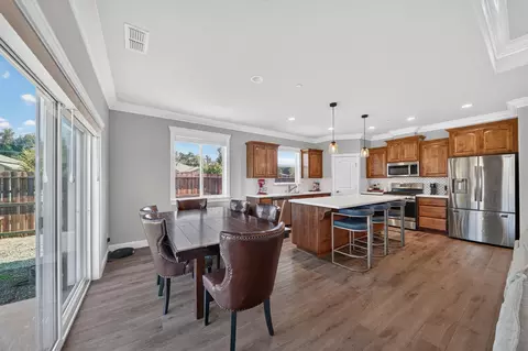 Dining - 2801 Calaveras Ct, Redding, CA 96002 photo 1 of 1