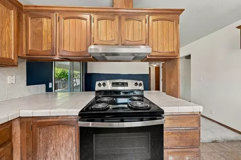 Kitchen - 1224 Hawthorne Ave, Redding, CA 96002 photo 3 of 4