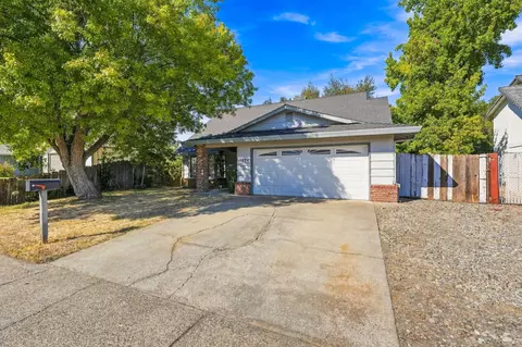 Exterior - 1224 Hawthorne Ave, Redding, CA 96002 photo 10 of 10