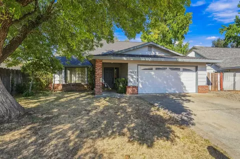 Exterior - 1224 Hawthorne Ave, Redding, CA 96002 photo 3 of 10