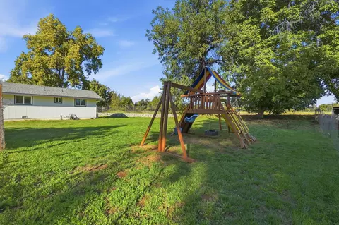 Exterior - 19002 W Niles Ln, Redding, CA 96002 photo 15 of 22