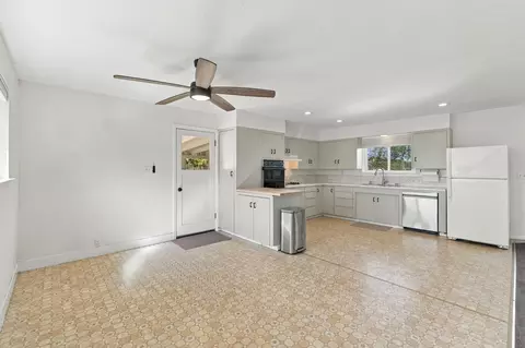 Kitchen - 19002 W Niles Ln, Redding, CA 96002 photo 1 of 2