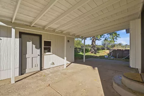 Exterior - 19002 W Niles Ln, Redding, CA 96002 photo 3 of 22