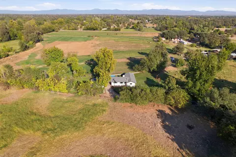 View/Area - 19002 W Niles Ln, Redding, CA 96002 photo 2 of 4