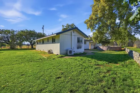 Exterior - 19002 W Niles Ln, Redding, CA 96002 photo 11 of 22