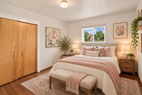Bedroom - 19002 W Niles Ln, Redding, CA 96002 photo 5 of 6